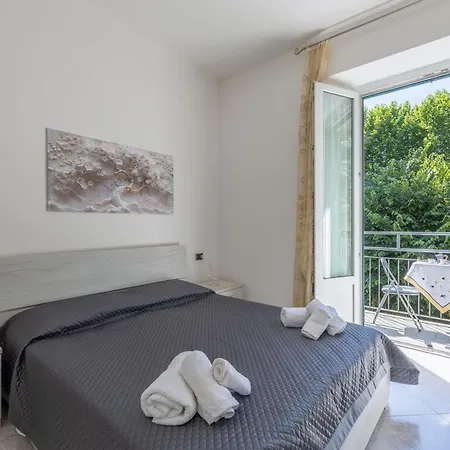 Cherry Tree House Como